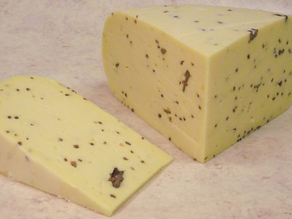 Walnut Cream Gouda