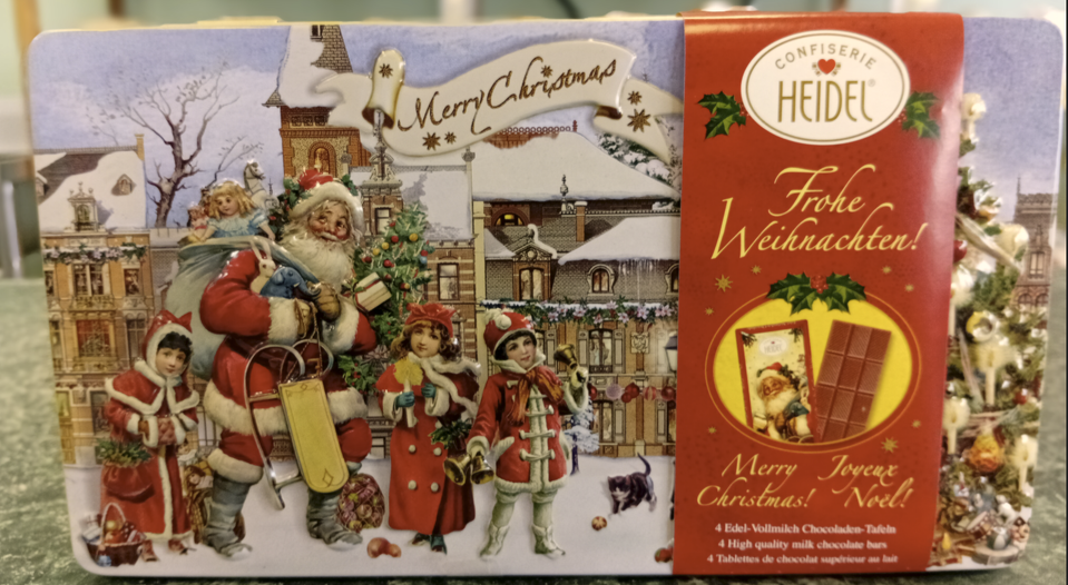 Christmas Nostalgia Tin - 4 Chocolate Bars