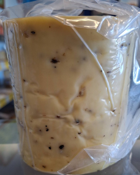 Cracked Pepper Gouda Core