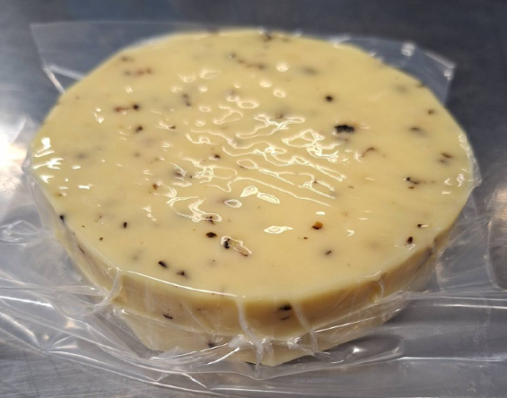 Cracked Pepper Gouda 1/4 Core (approx. 190g)