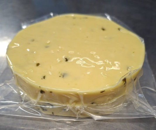 Garlic/Chives Gouda 1/4 Core (approx. 190g)