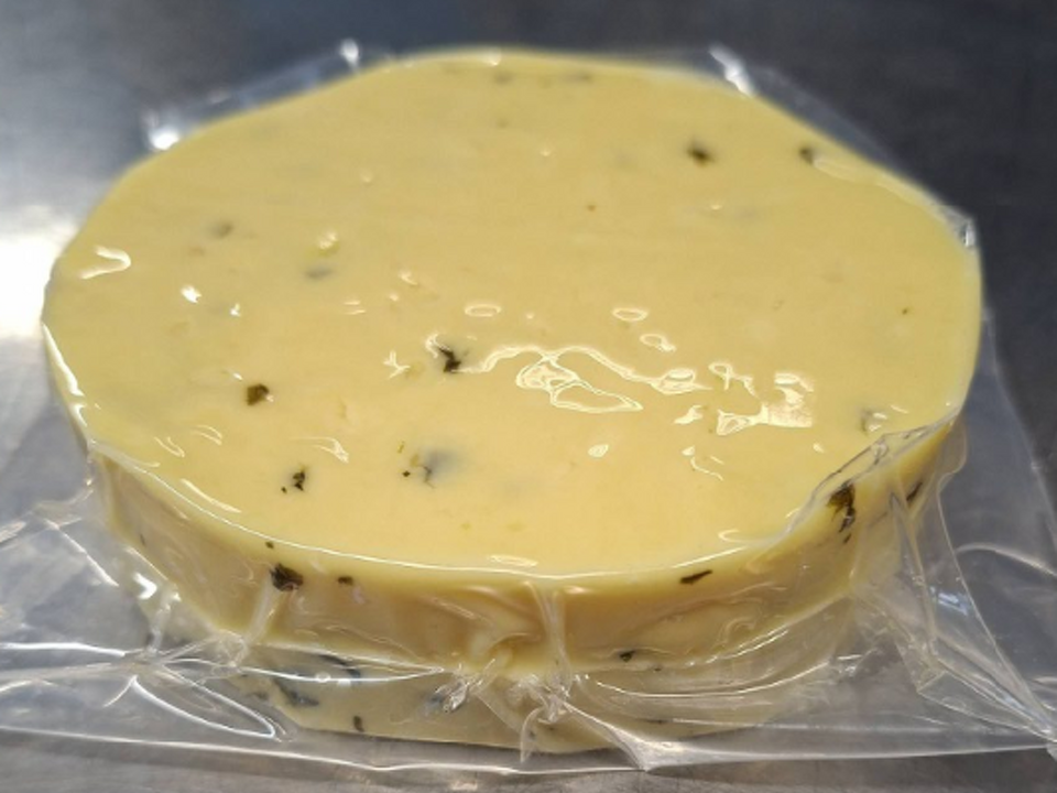 Garlic/Chives Gouda 1/4 Core (approx. 190g)
